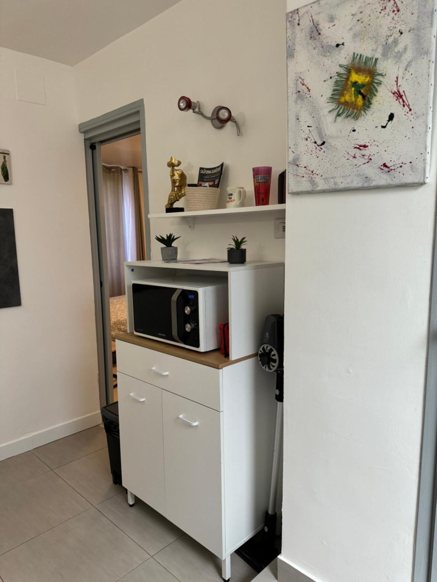 Grand Studio, Parking Prive, Cuisine Separee Appartement *